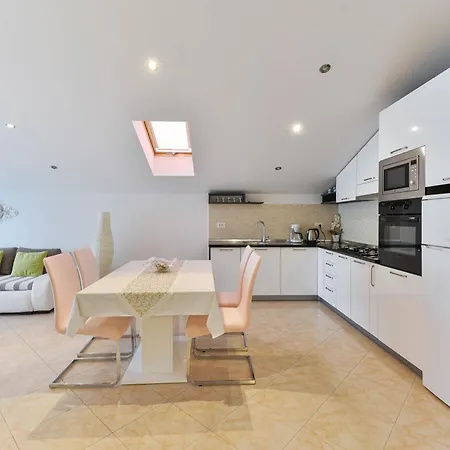 Family-friendly With Swimming Pool - 16336 Appartamento *