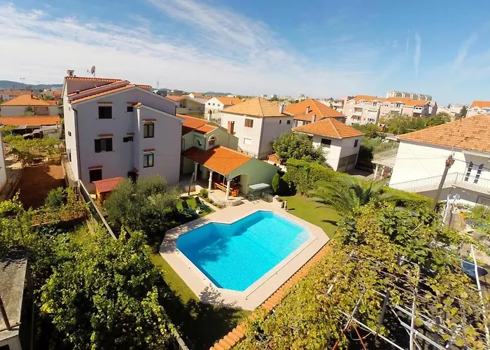 Family-friendly With Swimming Pool - 16336 Zara