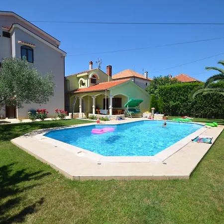 Family Friendly With A Swimming Pool - 16336 Apartment Zadar