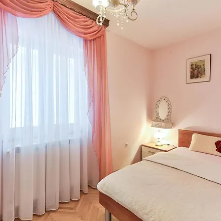Family Friendly With A Swimming Pool - 16336 Apartment Zadar