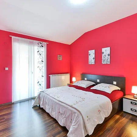 Family-friendly With Swimming Pool - 16336 Apartmán