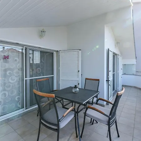 Appartement Family Friendly With A Swimming Pool - 16336 Zadar