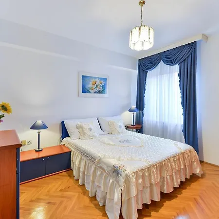 Apartment Family Friendly With A Swimming Pool - 16336 Zadar