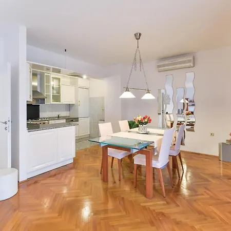 Family Friendly With A Swimming Pool - 16336 Apartment Zadar