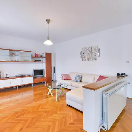 Apartment Family Friendly With A Swimming Pool - 16336 *