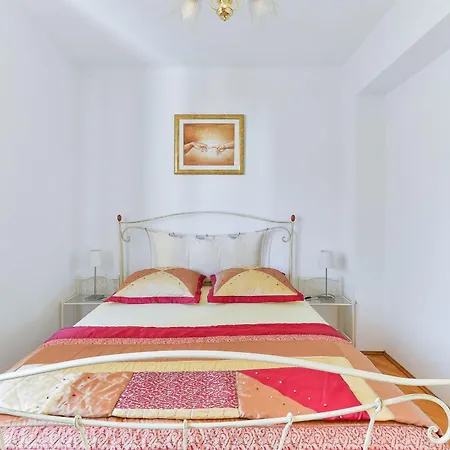 Family Friendly With A Swimming Pool - 16336 Apartment Zadar