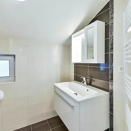 Family-friendly With Swimming Pool - 16336 Apartmán