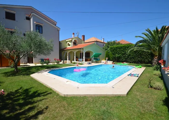 Family-friendly With Swimming Pool - 16336 Appartement Zadar