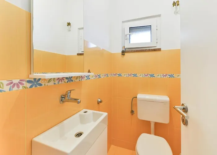 Appartement Family-friendly With Swimming Pool - 16336