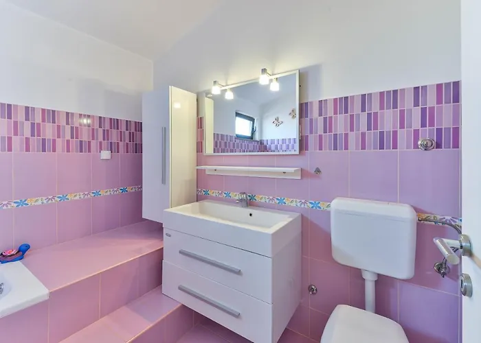 Appartement Family-friendly With Swimming Pool - 16336 Zadar