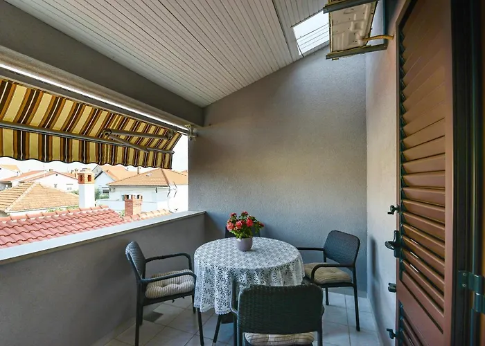 Appartement Family-friendly With Swimming Pool - 16336 Zadar