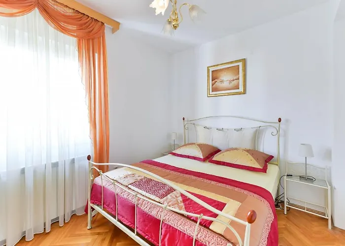 Family-friendly With Swimming Pool - 16336 Appartement Zadar