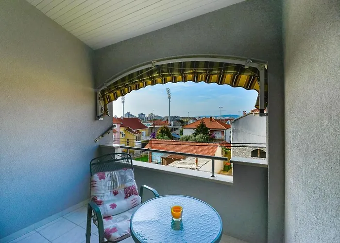 Appartement Family-friendly With Swimming Pool - 16336 Zadar