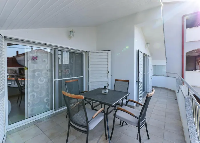 Appartement Family-friendly With Swimming Pool - 16336 Zadar