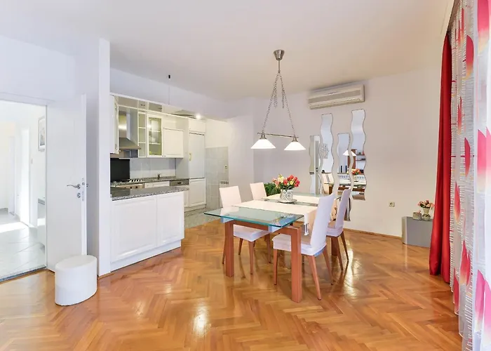 Family-friendly With Swimming Pool - 16336 Appartement Zadar