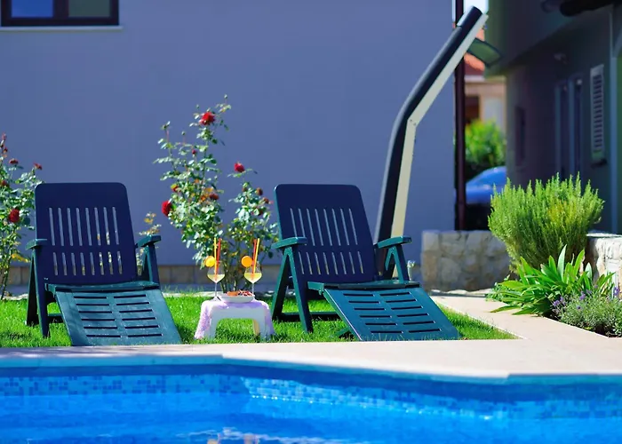 Family-friendly With Swimming Pool - 16336 Appartement Zadar